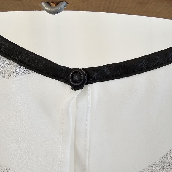 🌷ZARA TRAFALUC White Sheer Pleated Sleeveless Top - Picture 6 of 7